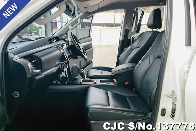 Toyota Hilux in White for Sale Image 8